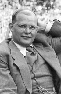 Dietrich_bonhoeffer_2